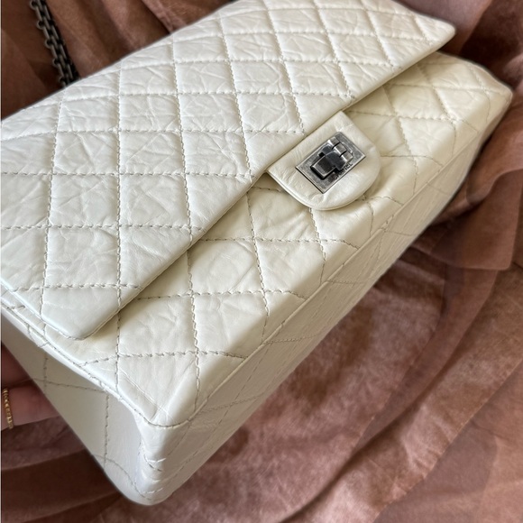 CHANEL White Calfskin Reissue 226 Size SHW - Picture 4 of 16